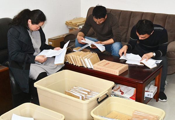 派驻区农委纪检监察组对驻在单位历年财务账目进行摸底排查、分析研判，